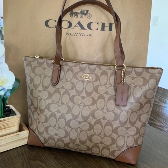 🌼🔥NEW WITH TAG COACH SET 🌼 - Picture 6 of 8